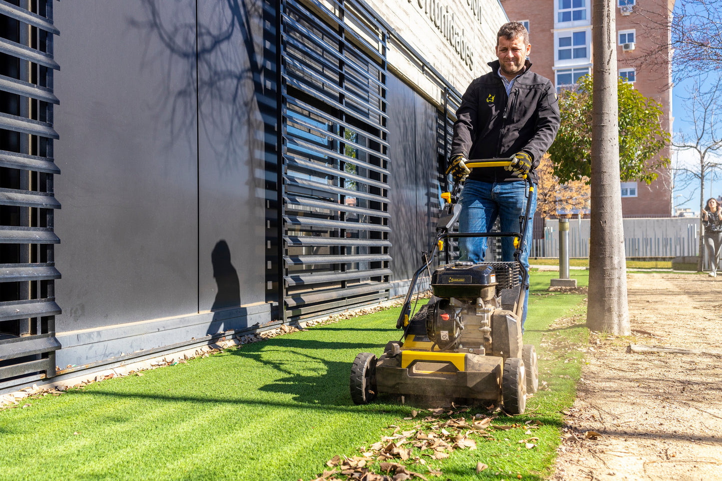 Roll & Comb 602QG-V21 Power Broom