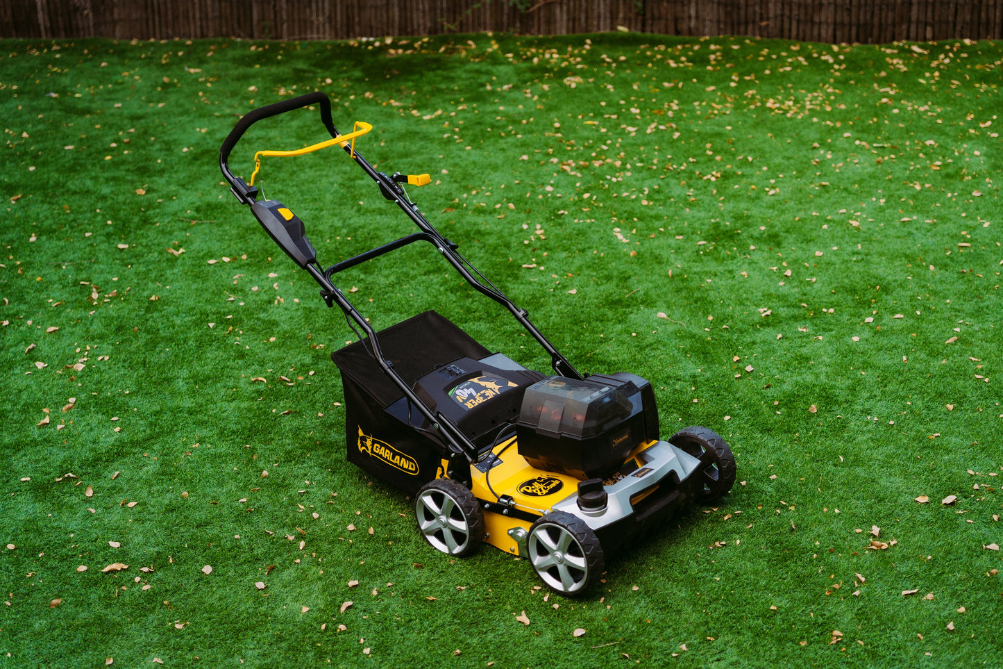 Roll & Comb 602-V23 Battery-Powered Turf Sweeper